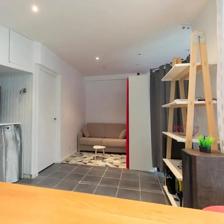Charming Modern Studio Near Montmartre *