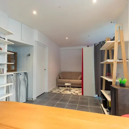 Charming Modern Studio Near Montmartre Apartment Paris